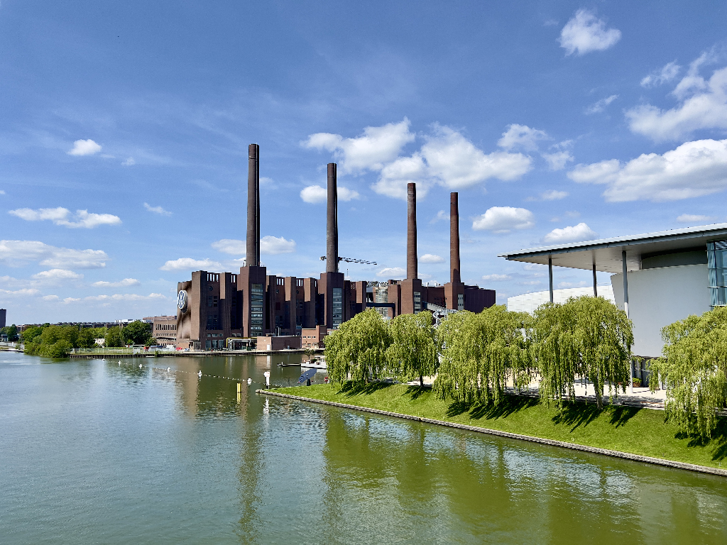 Kunst, Auto, Museum und Erlebnis in einem: Die Autostadt Wolfsburg